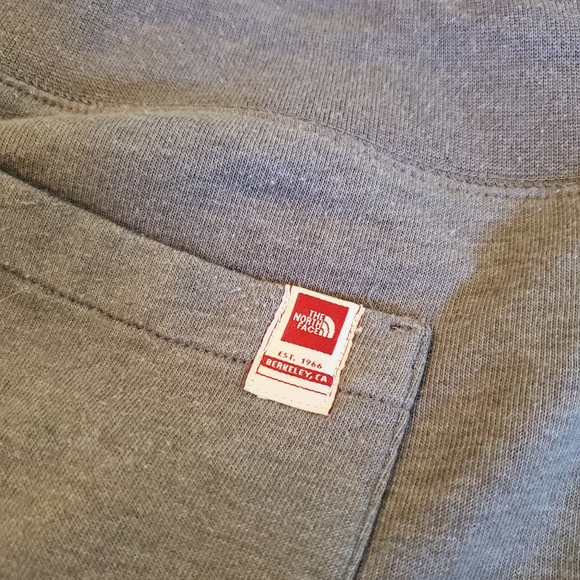 North Face TNF Shorts (Size XL) - Picture 5 of 5